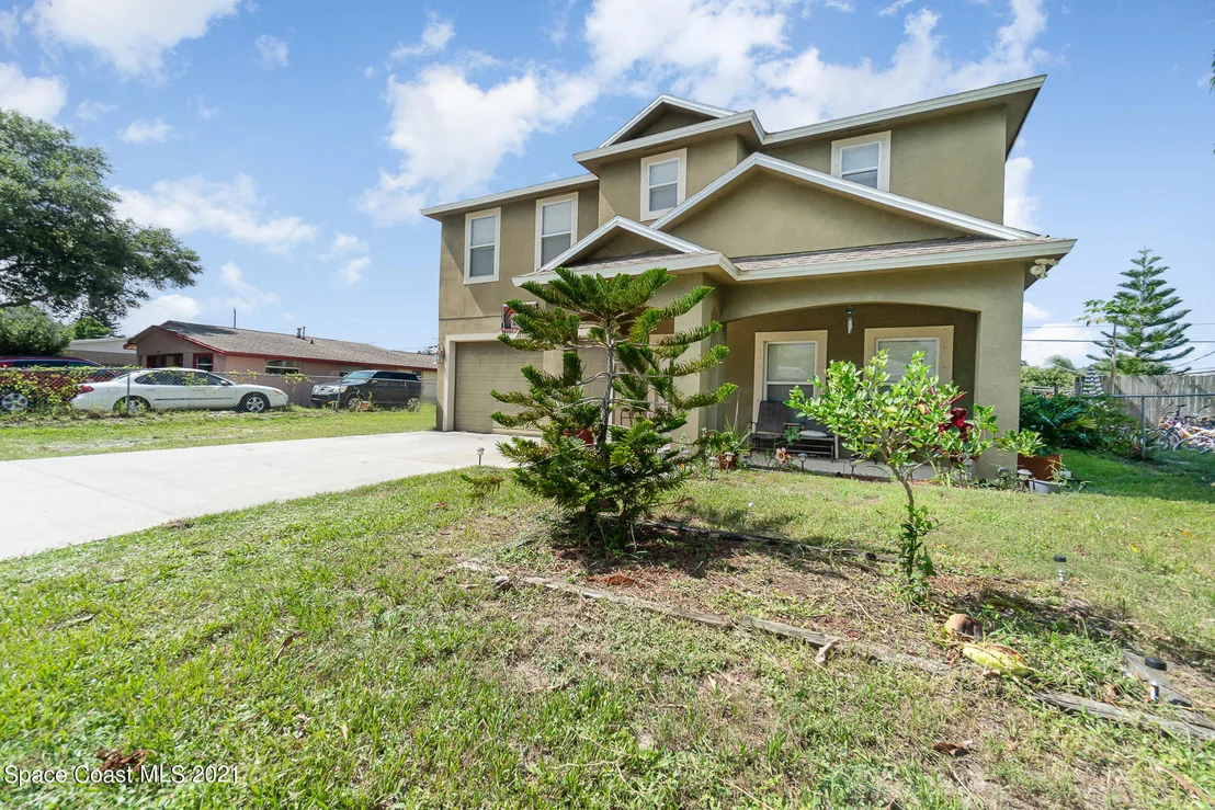 Photo of 2246 Warwick Road