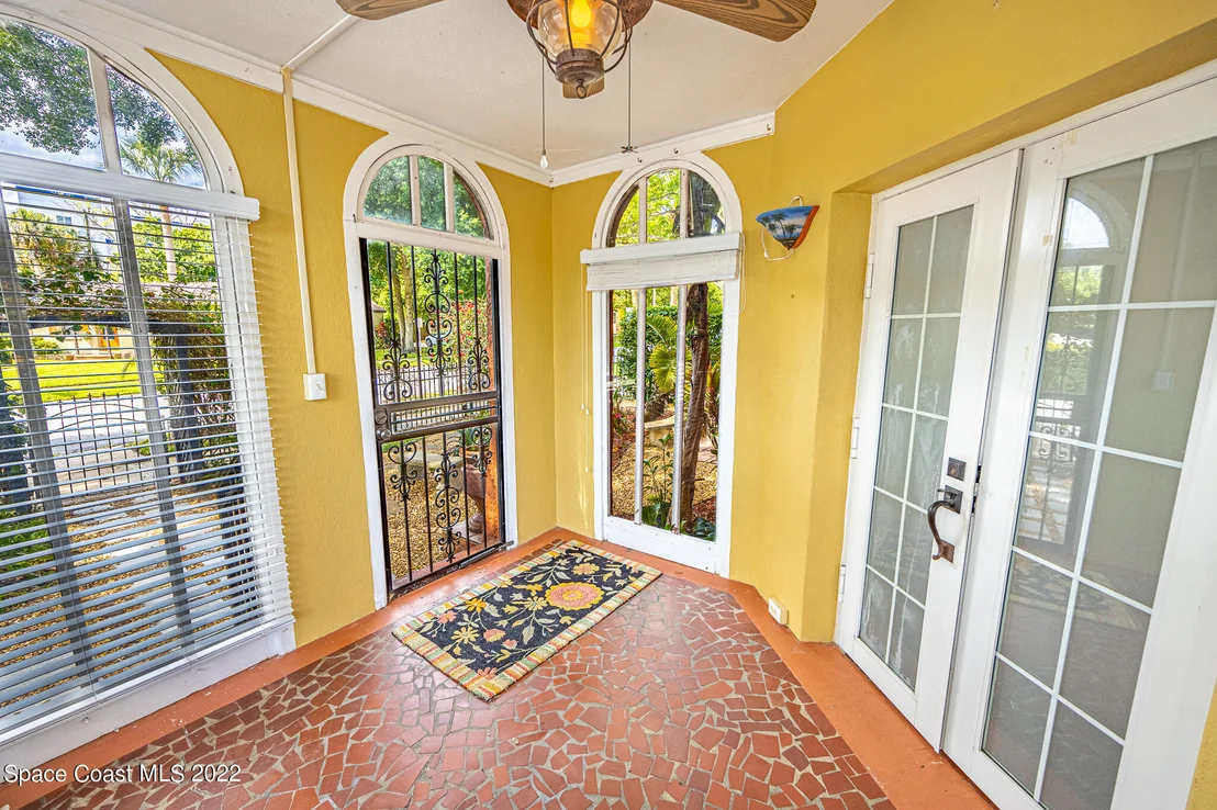 Photo of 102 Valencia Road
