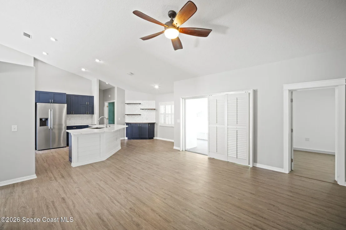 Photo of 425 La Veta Drive