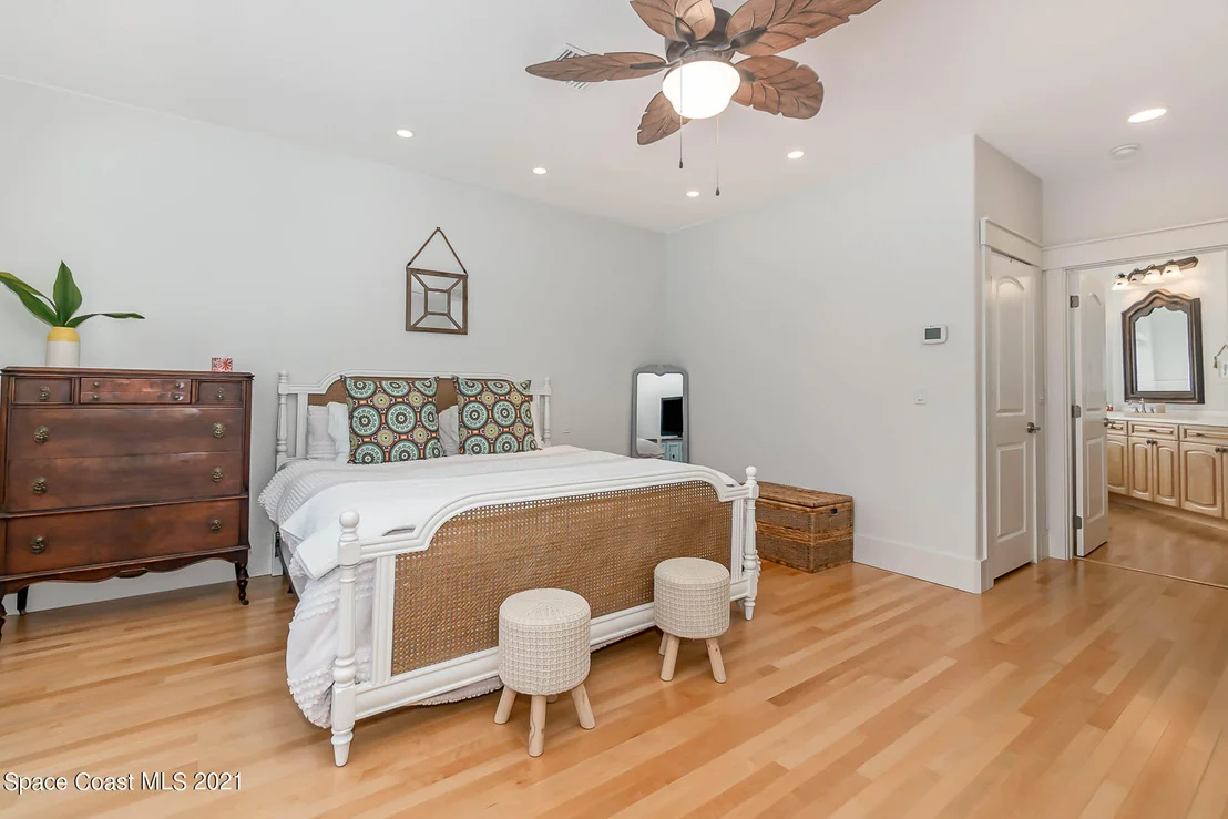 Photo of 250 Heron Drive