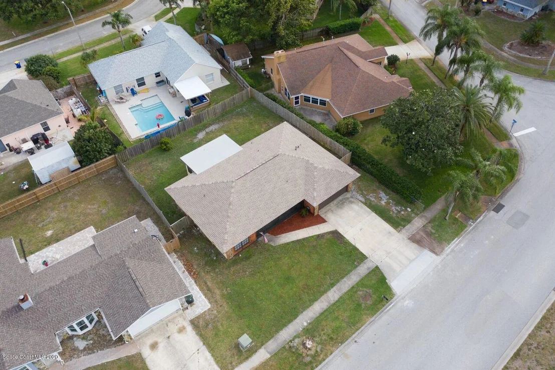 Photo of 823 Levitt Parkway