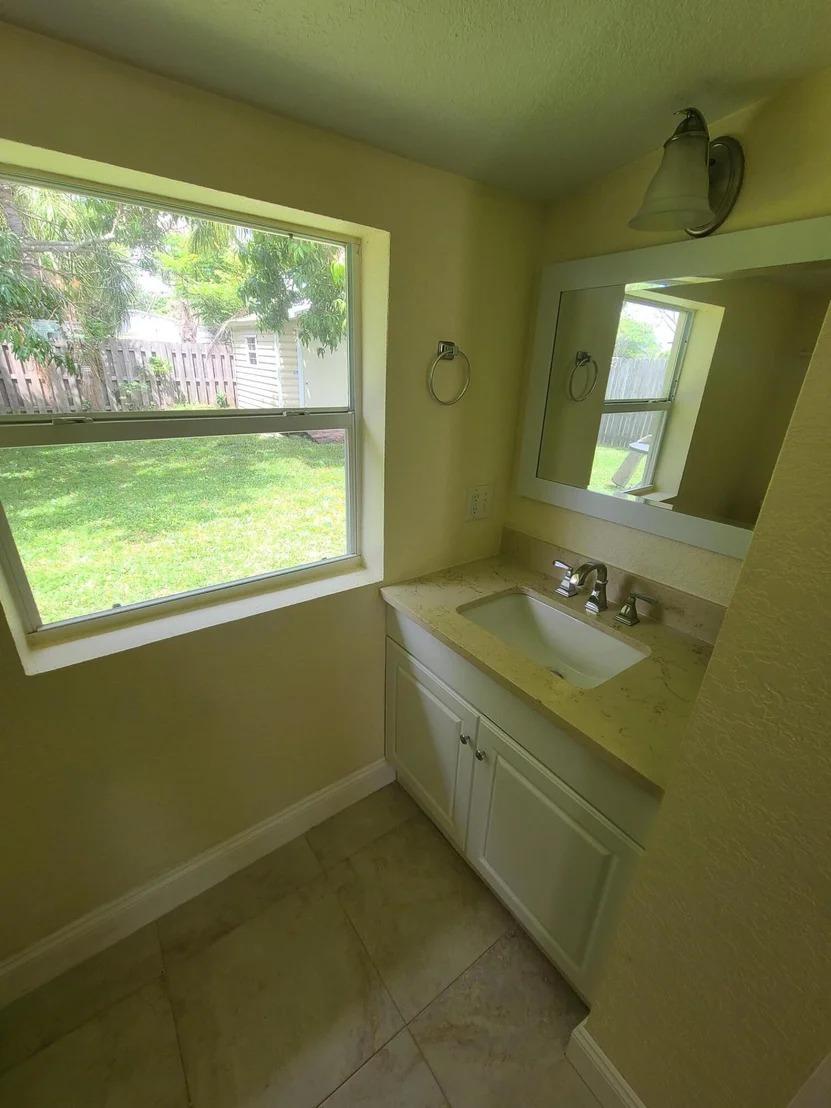 Photo of 408 Iris Lane