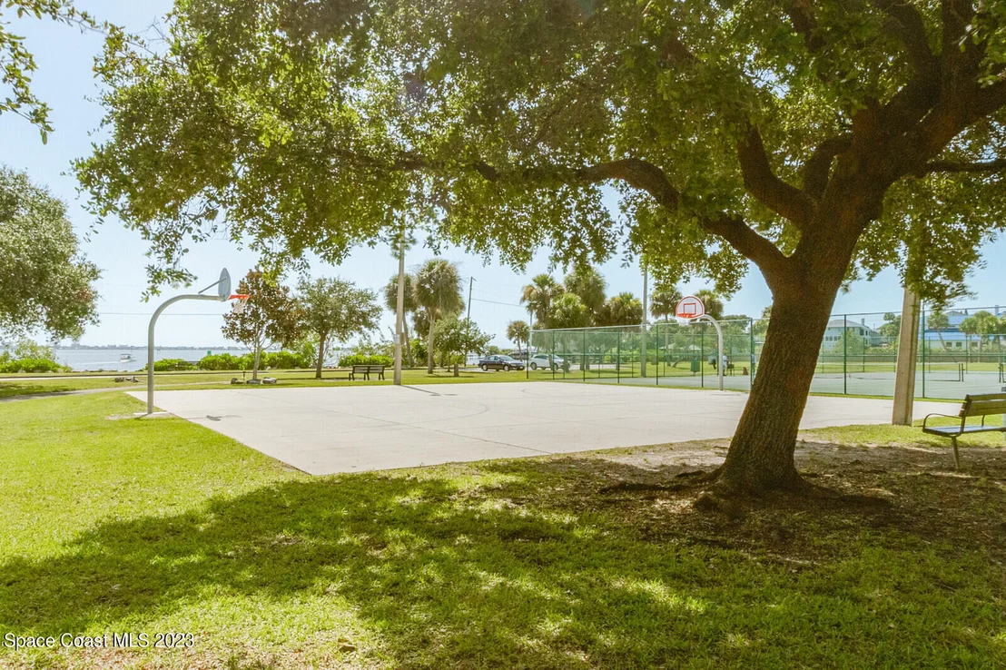 Photo of 844 W Whitmire Drive