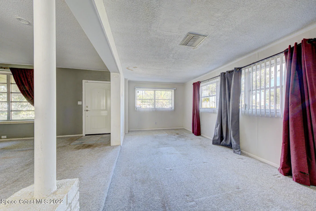 Photo of 325 Orchid Boulevard