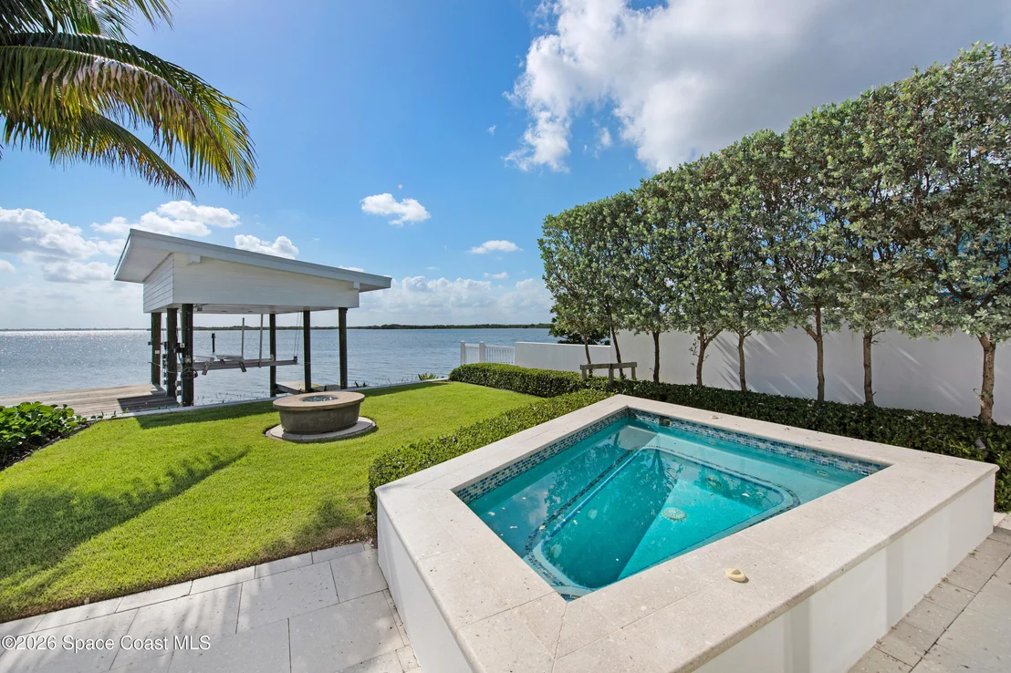 Photo of 93 W Bay Drive