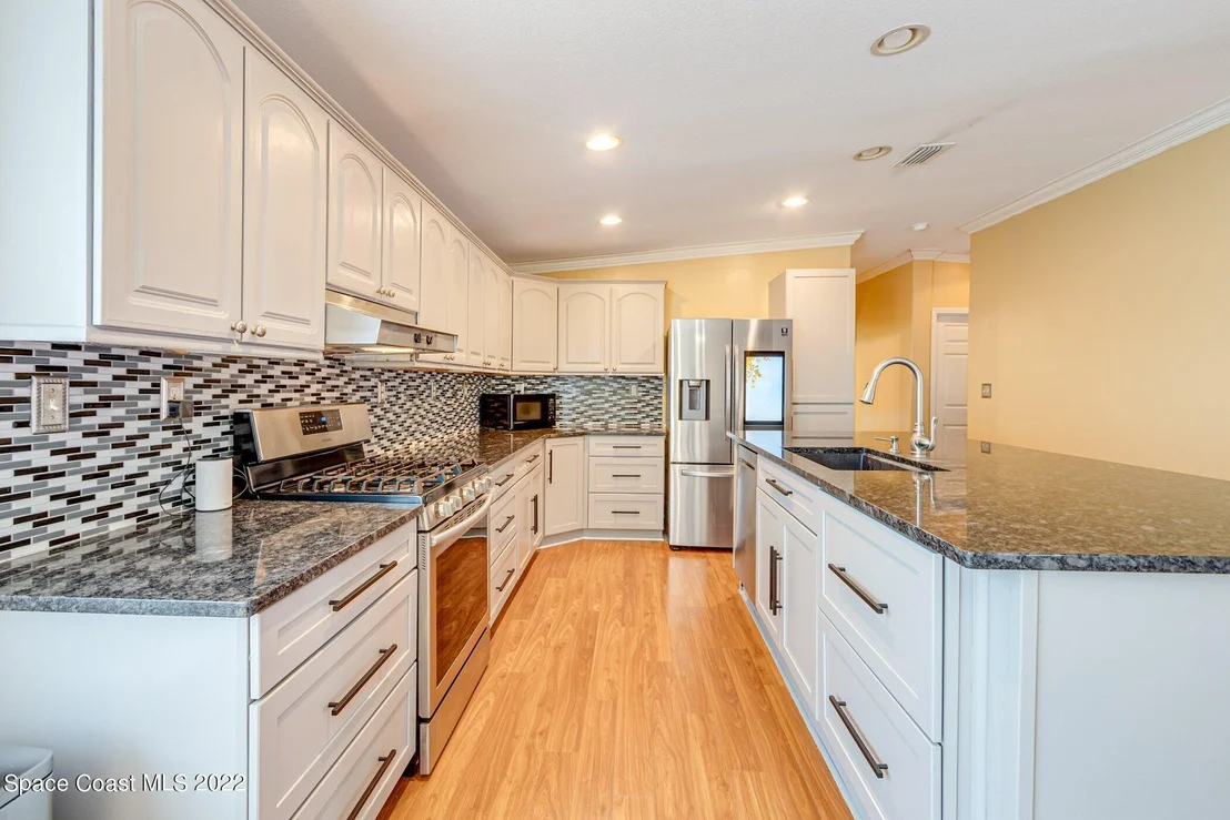 Photo of 1075 Lindholm Place