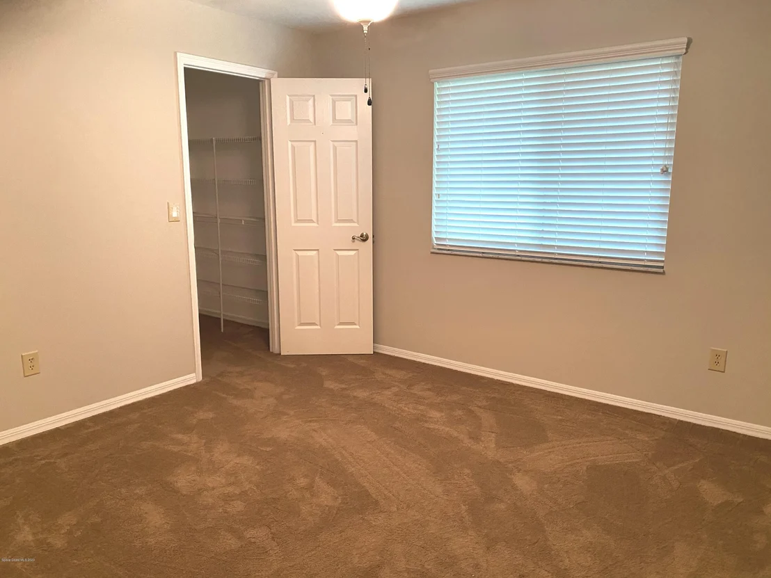 Photo of 1191 Meadowbrook Road NE