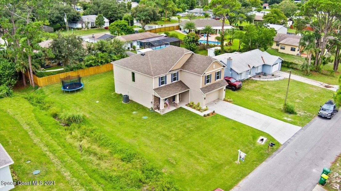 Photo of 4765 Byron Street