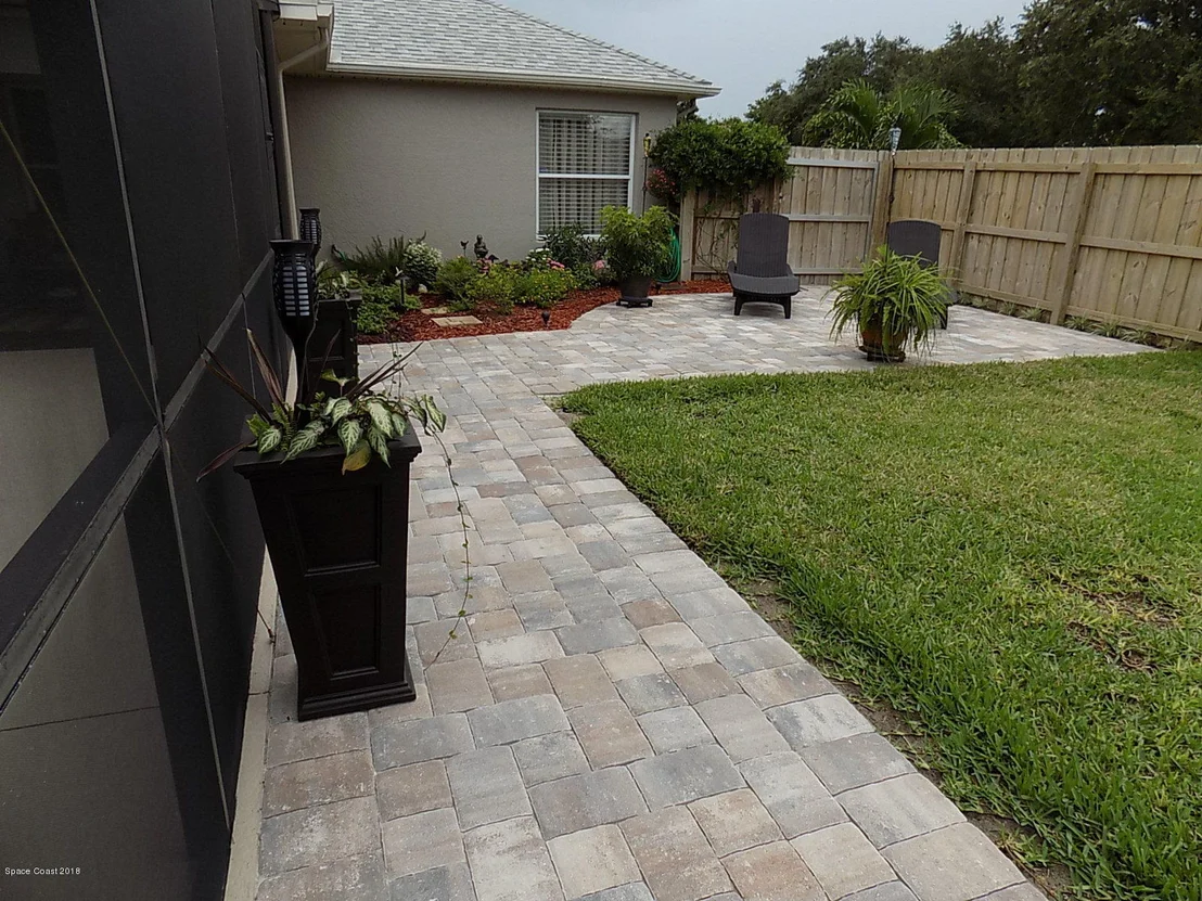 Photo of 6042 Newbury Circle