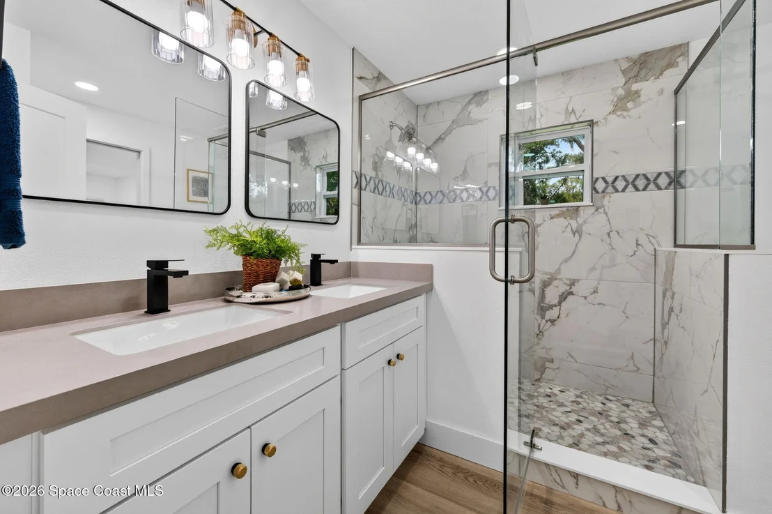 Photo of 3480 Milwaukee Avenue