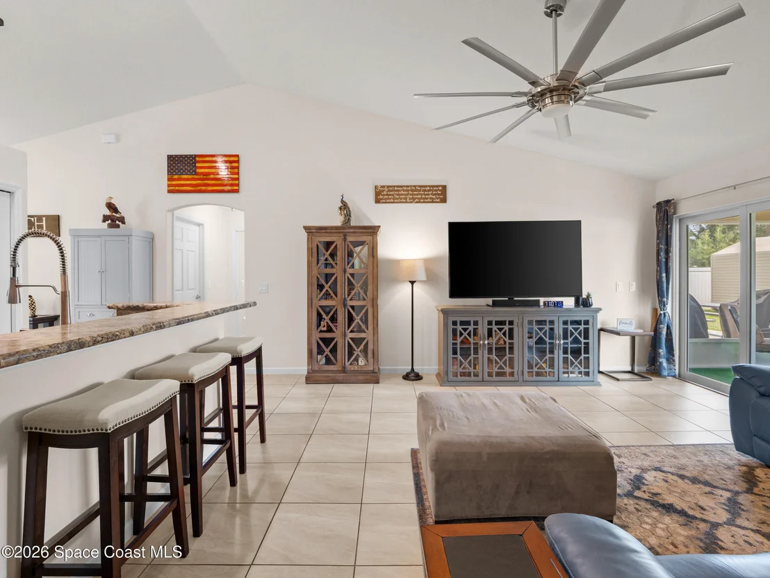 Photo of 5931 Midway Avenue