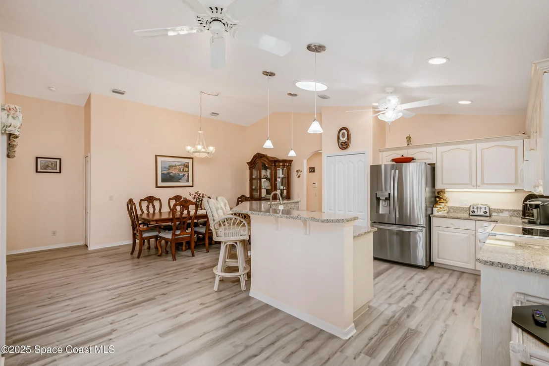 Photo of 1087 Pine Creek Circle NE