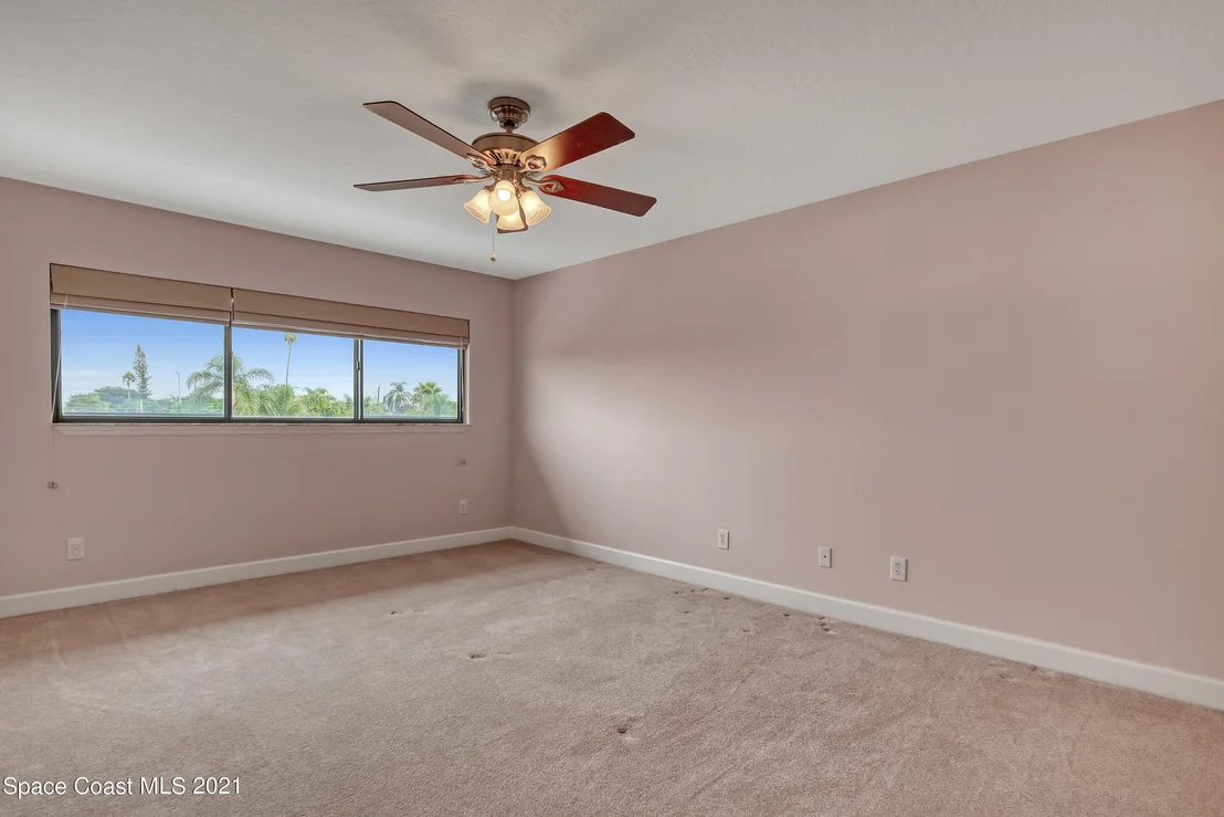 Photo of 457 Cardinal Drive
