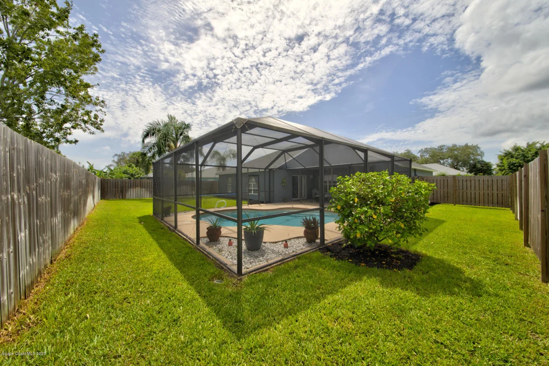 Photo of 2380 High Ridge Road
