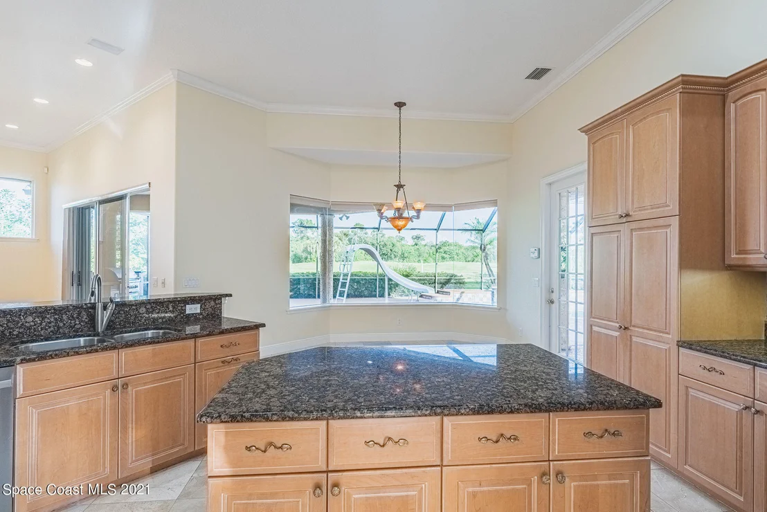 Photo of 8181 Compton Way