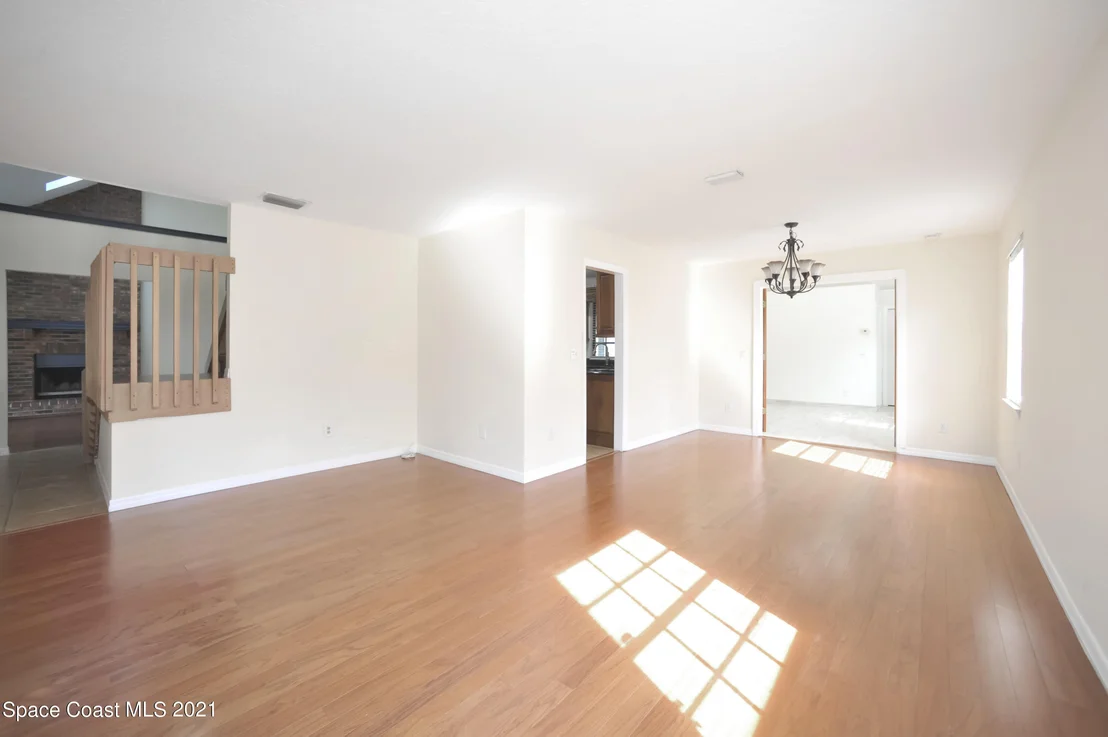 Photo of 986 Whisperpine Drive