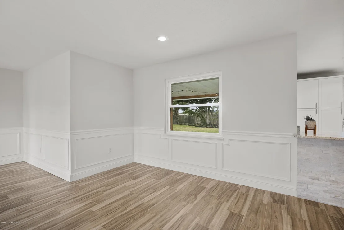 Photo of 541 Biscayne Drive