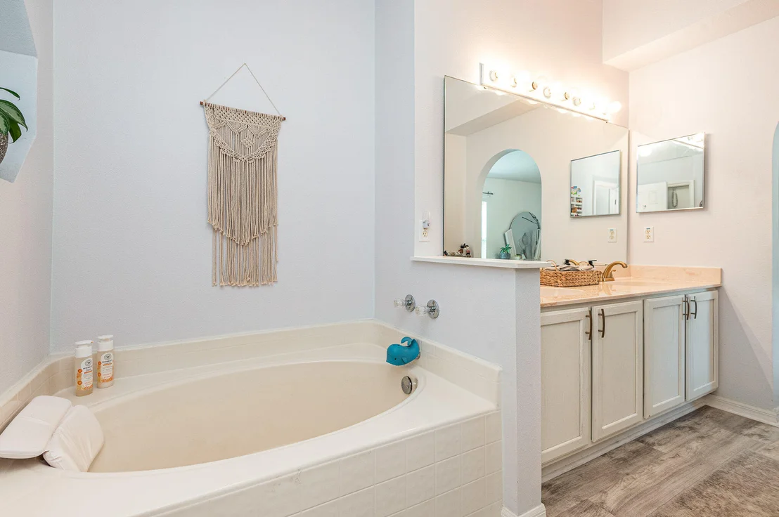 Photo of 1167 White Oak Circle