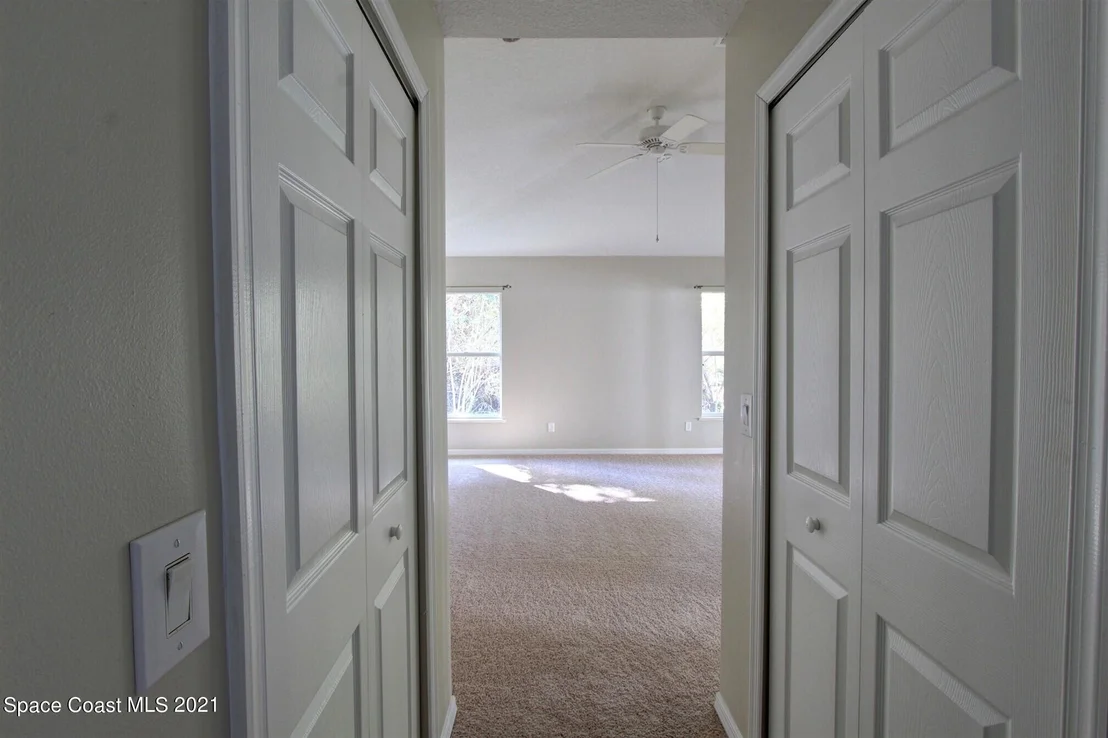 Photo of 932 Tavernier Circle NE