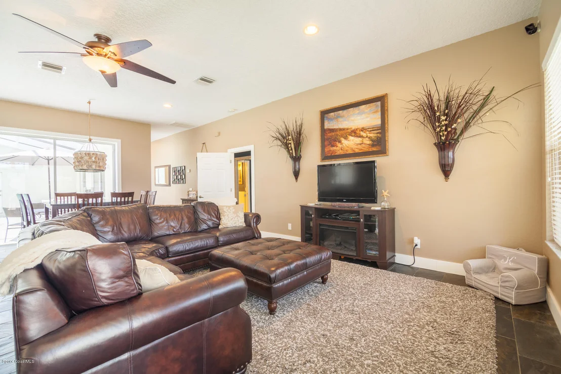 Photo of 3745 Indian River Drive N