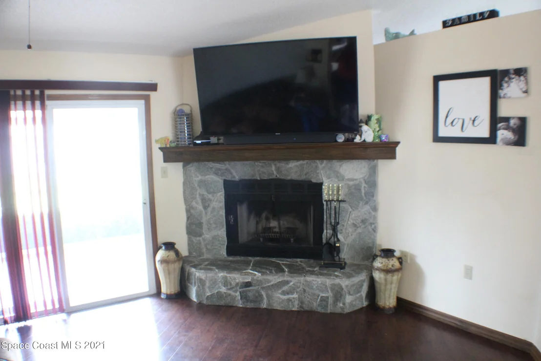 Photo of 5155 Mayflower Street