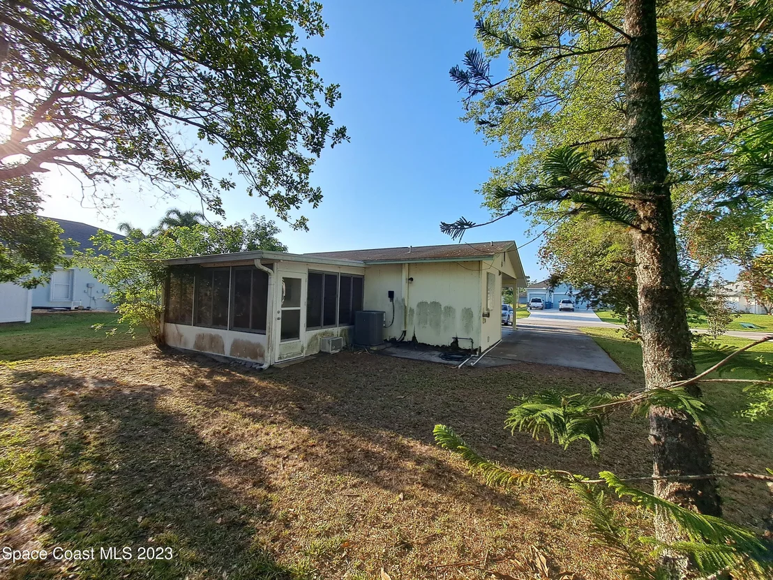 Photo of 925 Gulfstream Avenue