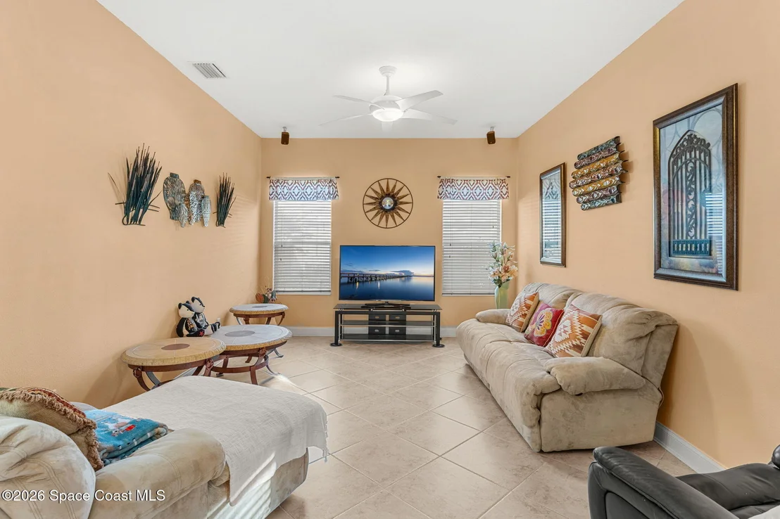 Photo of 1811 Admiralty Boulevard