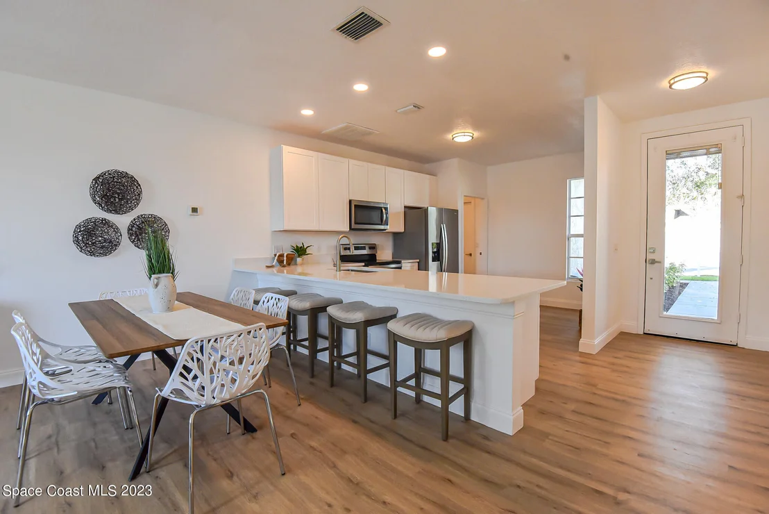 Photo of 521 Cressa Circle
