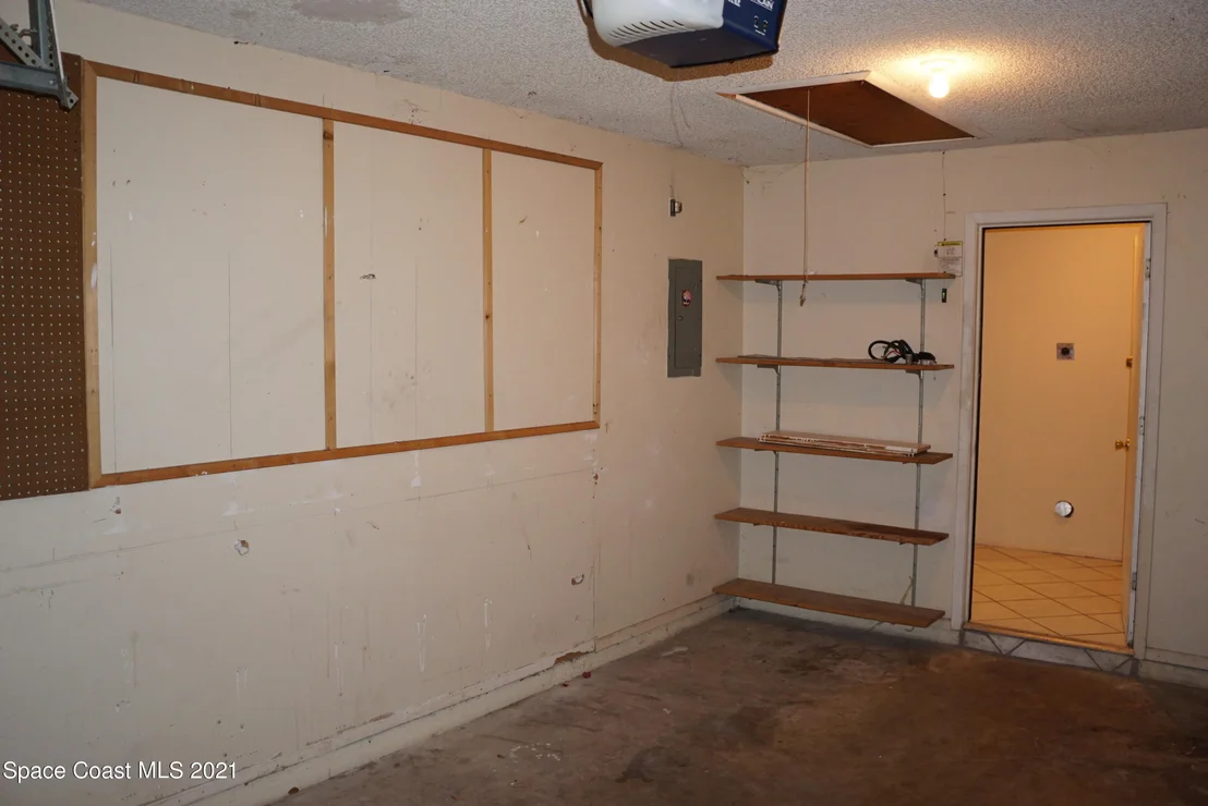 Photo of 1052 Bernice Road