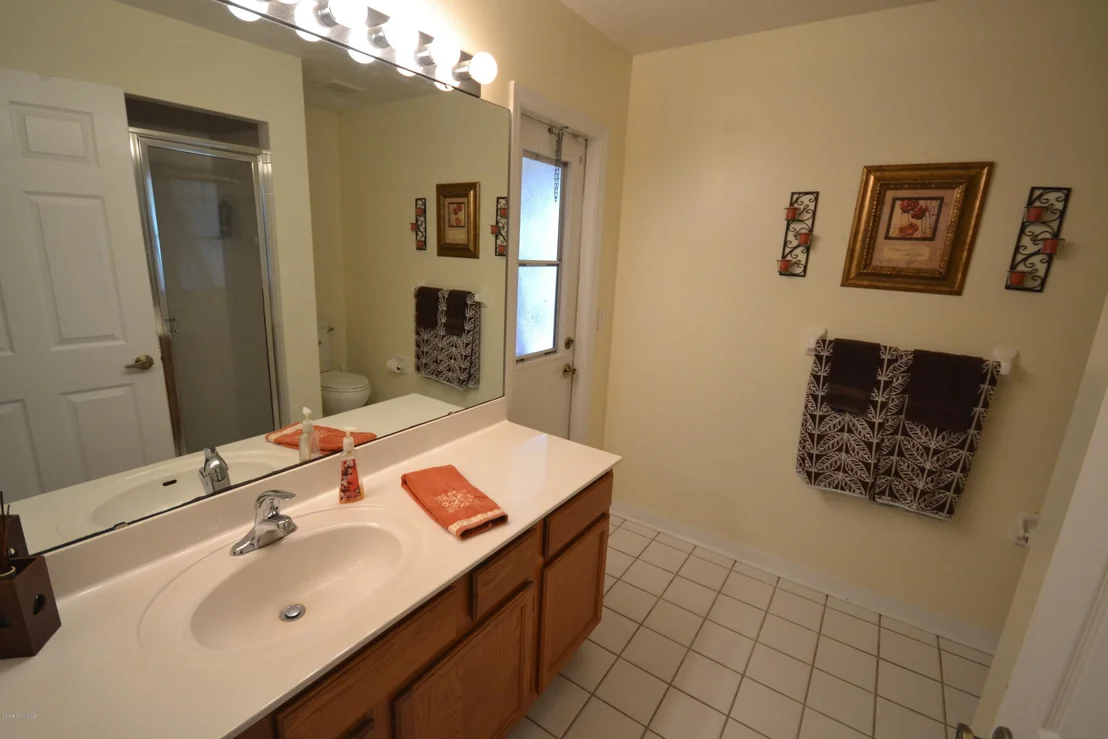 Photo of 2093 Lionel Drive
