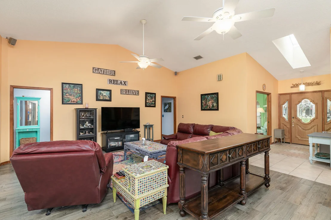 Photo of 654 Hummingbird Drive