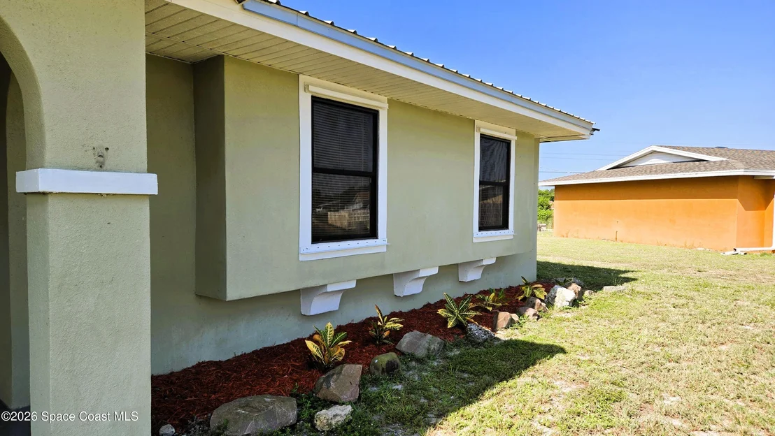 Photo of 940 Bacon Circle NE
