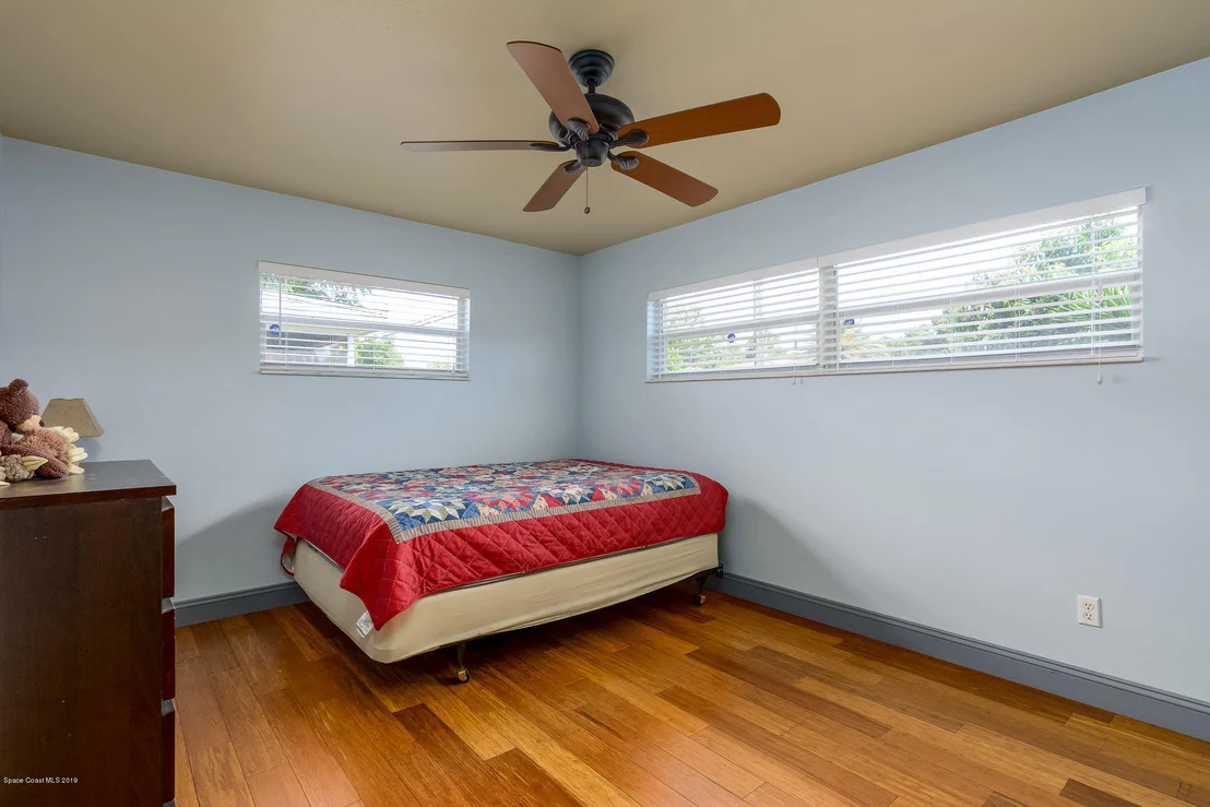 Photo of 932 Kings Post Road
