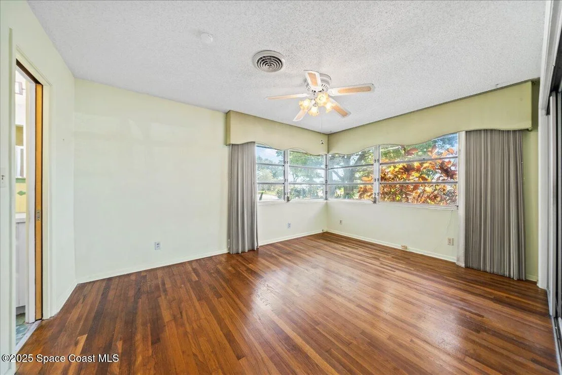 Photo of 1224 Sun Circle W