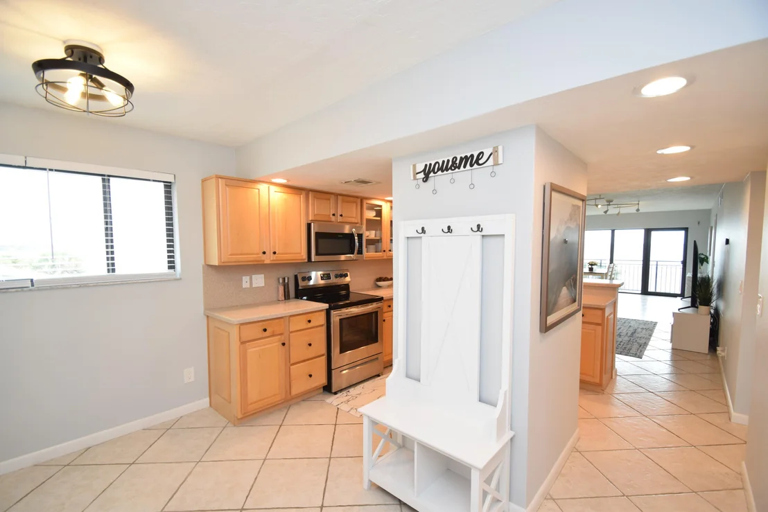 Photo of Unit 301 at 3901 Dixie Highway NE