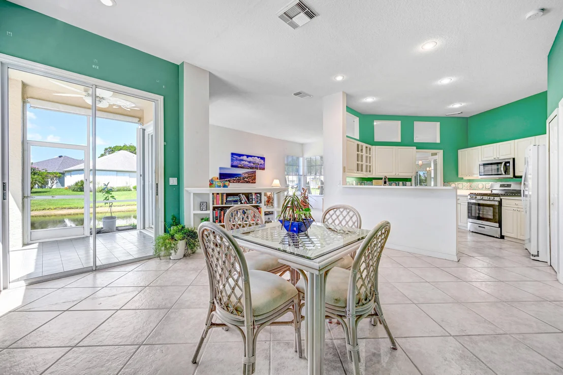 Photo of 2299 Addington Circle