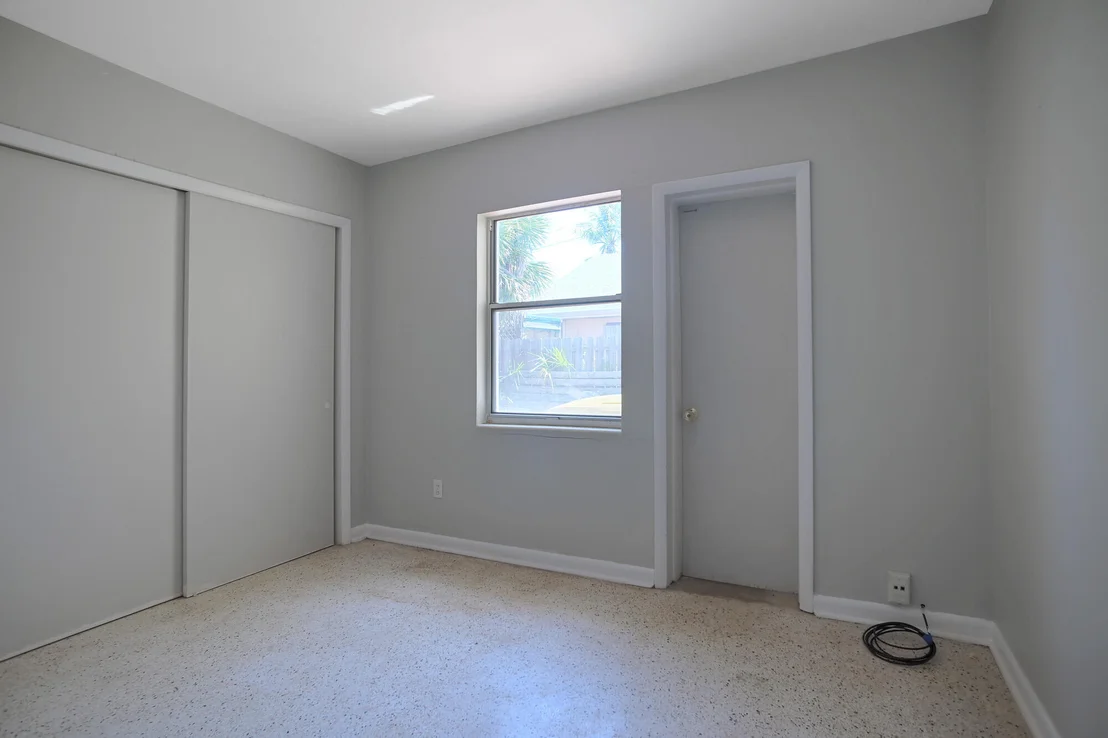 Photo of 218 6th Avenue