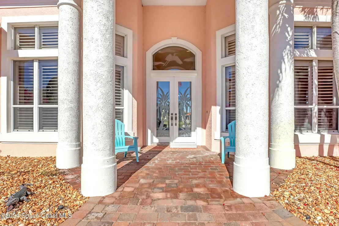Photo of 402 Flanders Drive