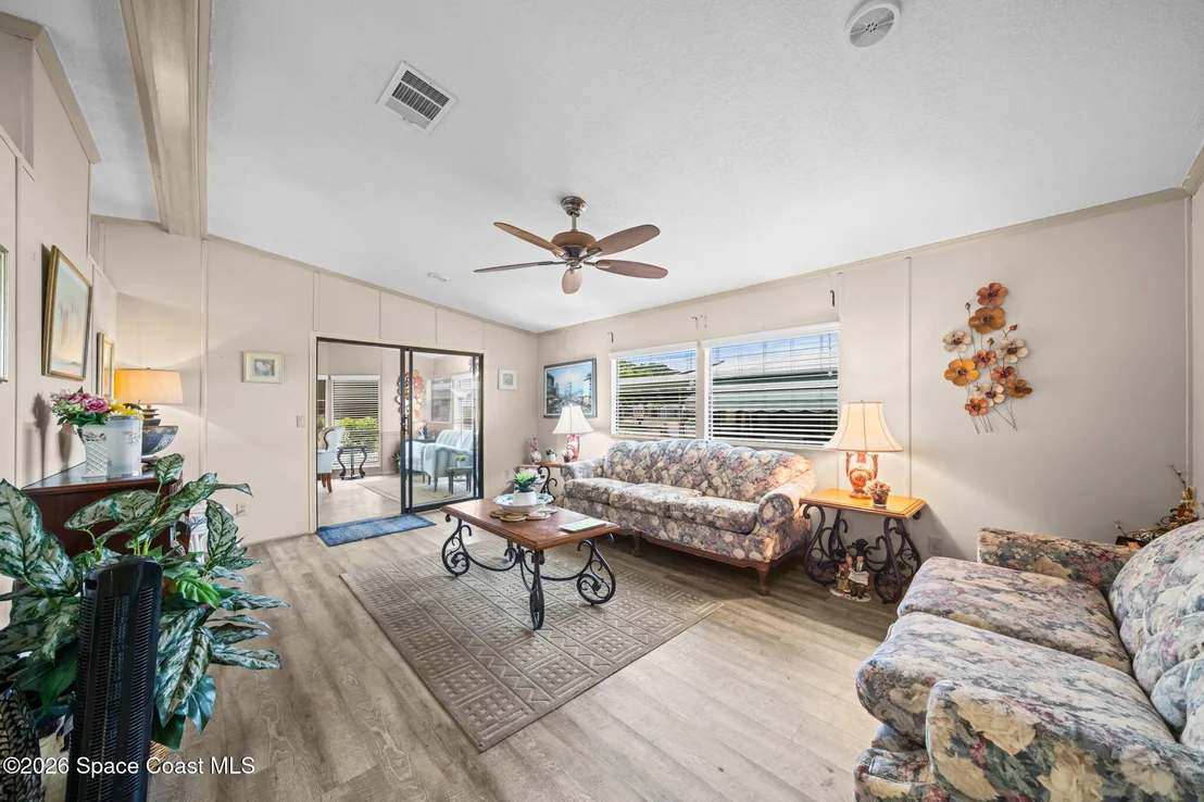 Photo of 602 N Dolphin Circle