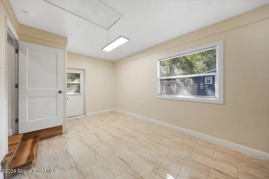 Photo of 2651 Pineapple Avenue