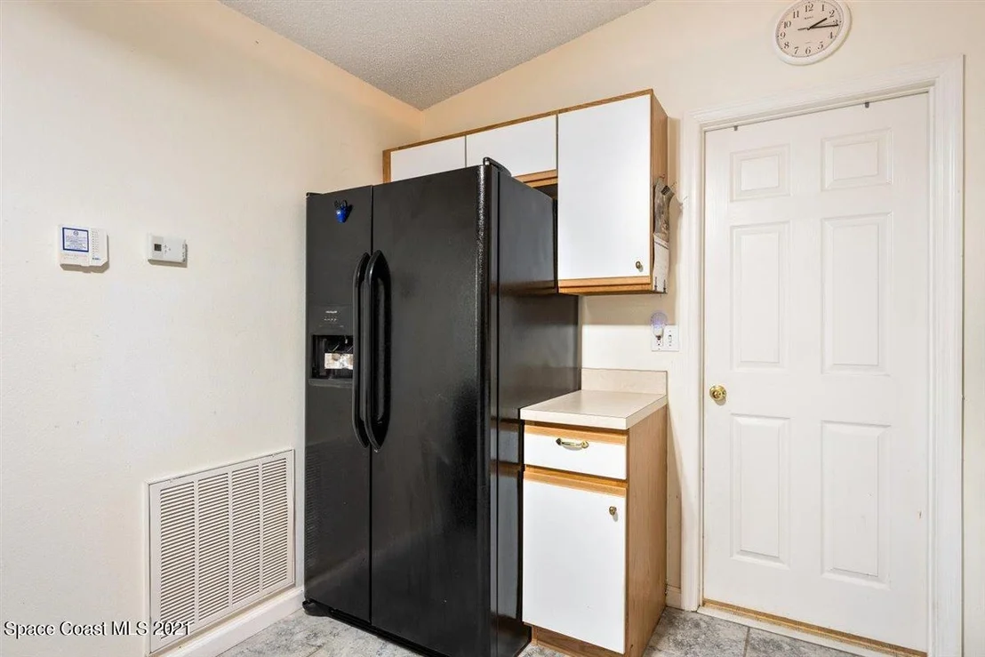 Photo of 1209 White Oak Circle