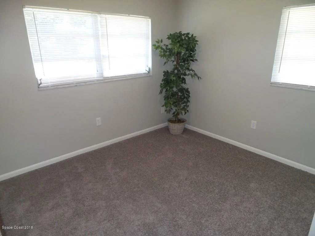 Photo of 1577 Queen Terrace