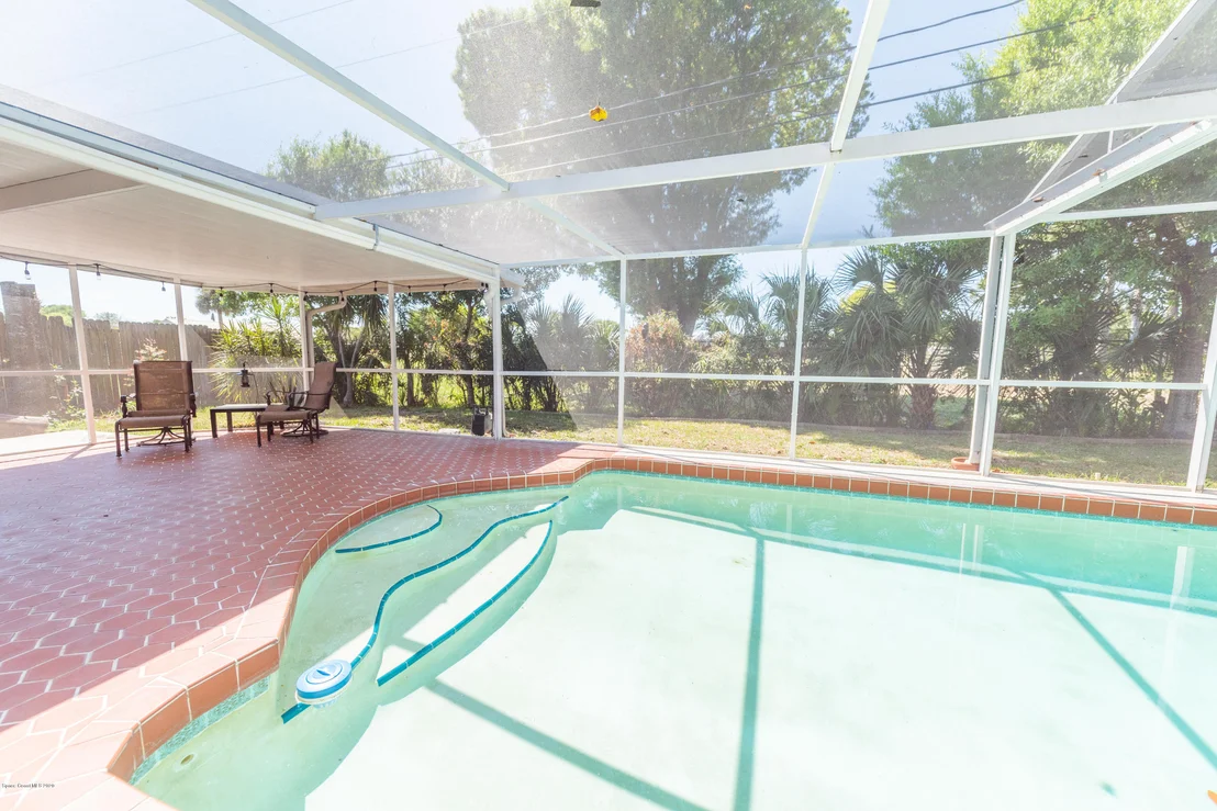 Photo of 1333 Estridge Drive