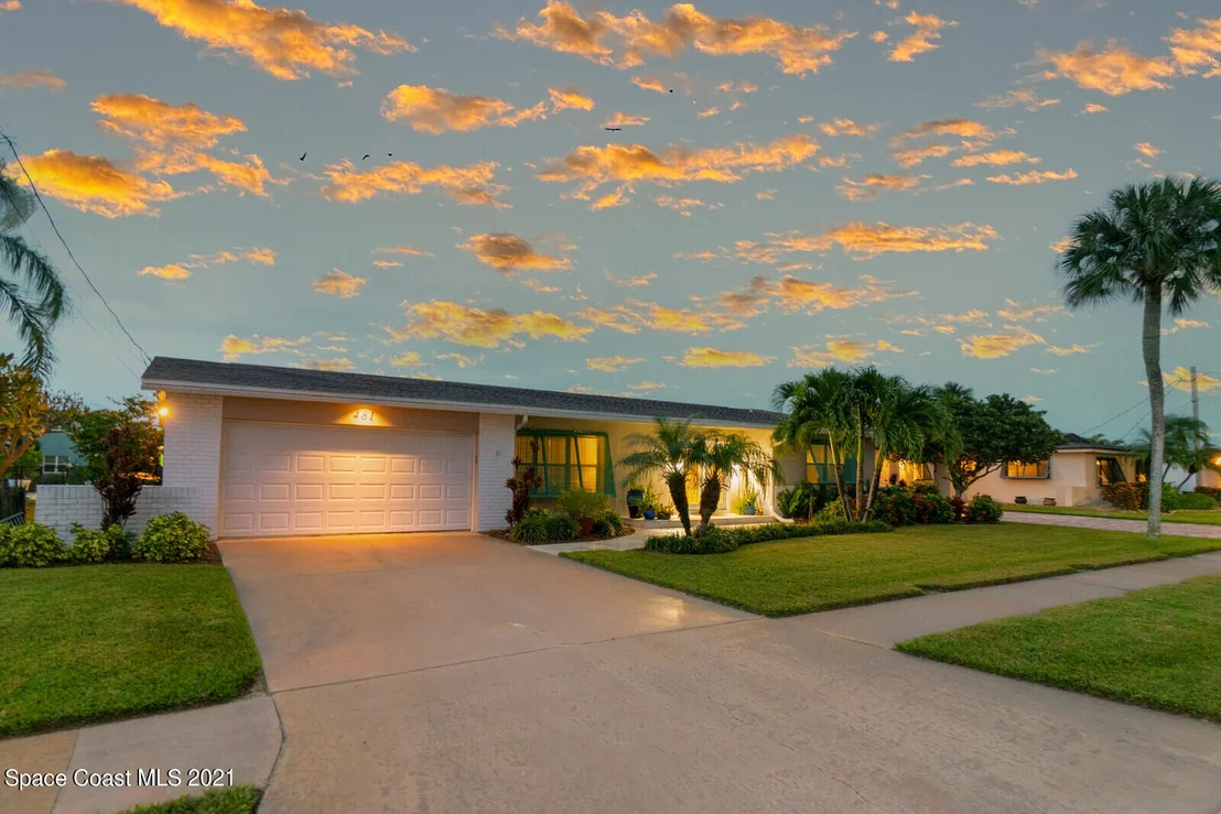 Photo of 481 Cardinal Drive