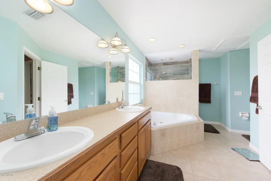 Photo of 4955 Evinrude Road