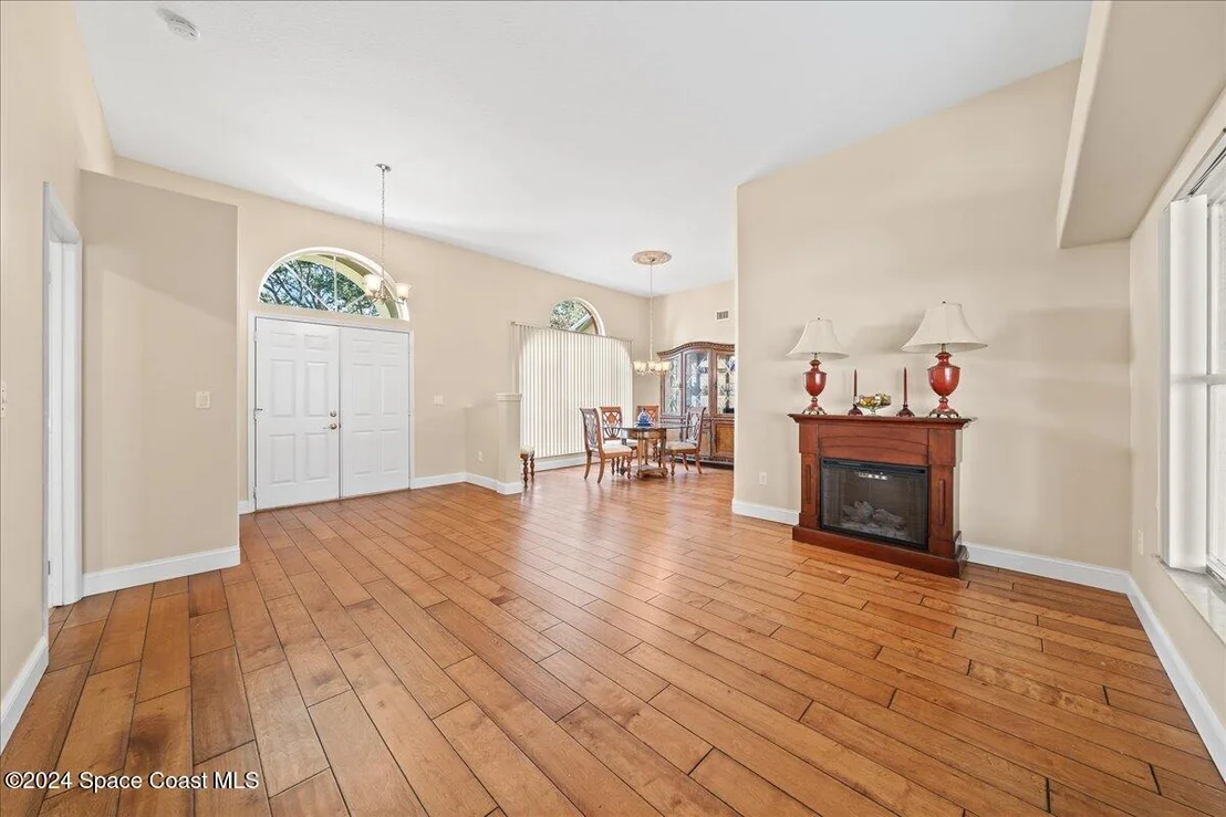 Photo of 4360 Canard Road