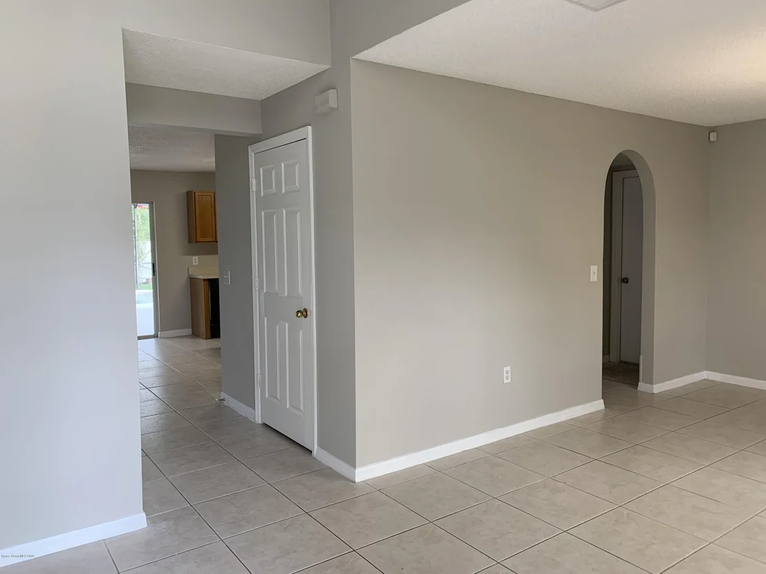 Photo of 575 Balcom SE