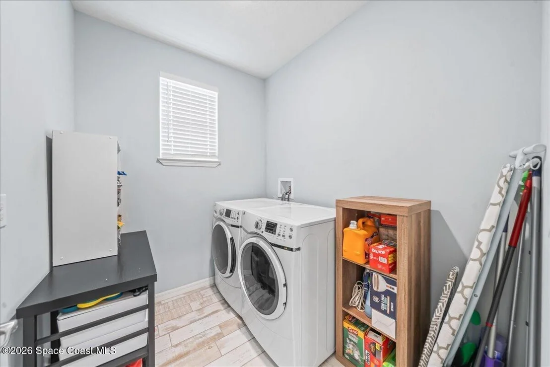 Photo of 800 Lyons Circle NW