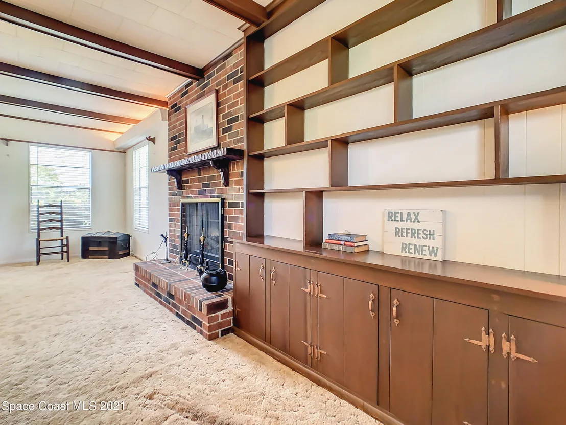 Photo of 940 Forest Road