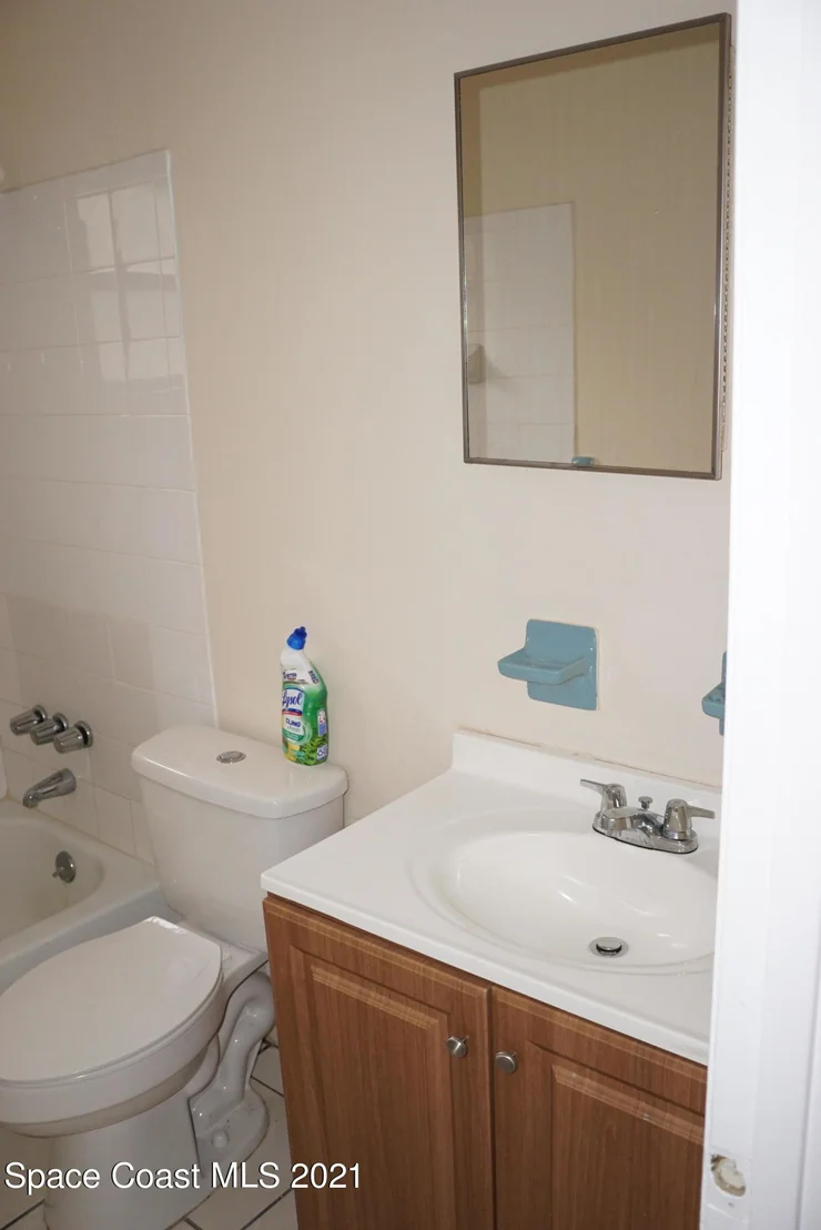 Photo of 1052 Bernice Road